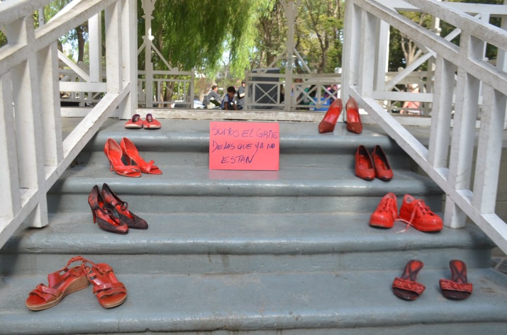 Se inauguró la muestra “Zapatos Rojos” en&nbsp;Trelew