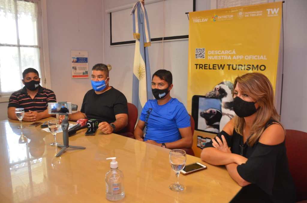 TRELEW | Presentaron la carrera de natación «Los 3&nbsp;puentes»