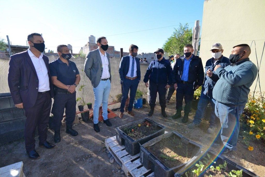 #TRELEW | Realizan proyecto en conjunto entre la Policía Comunitaria y jóvenes del barrio&nbsp;INTA