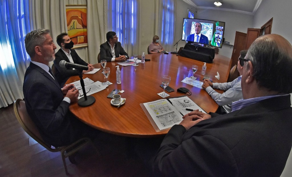 #CHUBUT | Arcioni se reunió con Daniel Scioli y presentó el programa de exportaciones de Chubut a&nbsp;Brasil