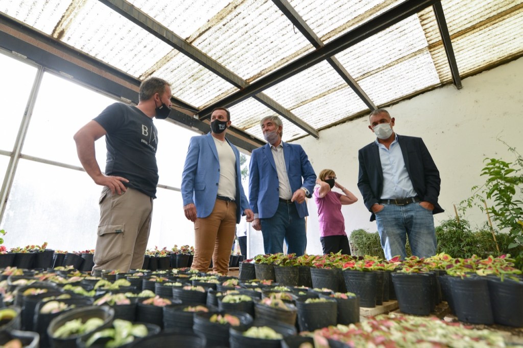 #TRELEW | Recorrida oficial por la nueva empresa de producción de&nbsp;piscinas