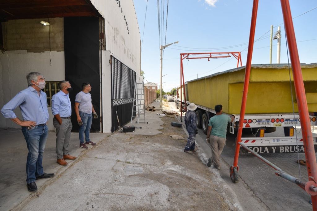 #TRELEW | Empresa de piscinas comenzó su instalación en la&nbsp;ciudad