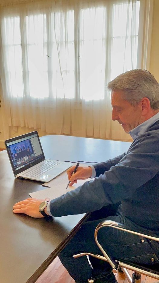 CHUBUT | Se firmaron convenios para construir viviendas y ampliar la red de gas en&nbsp;Sarmiento