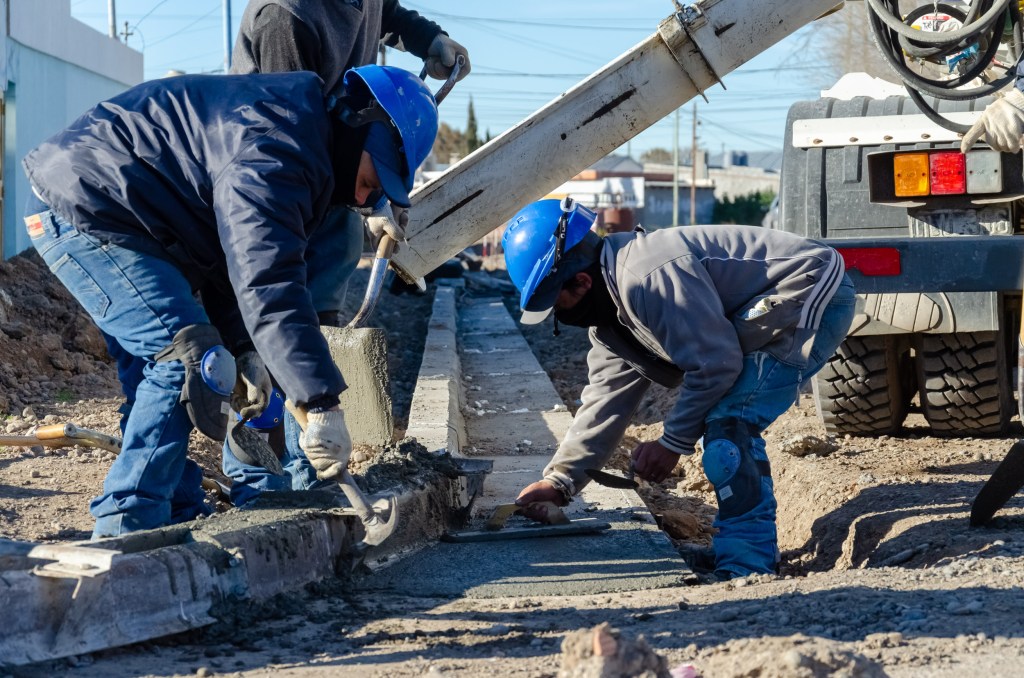 RAWSON | Avances en la obra de cordones&nbsp;cunetas