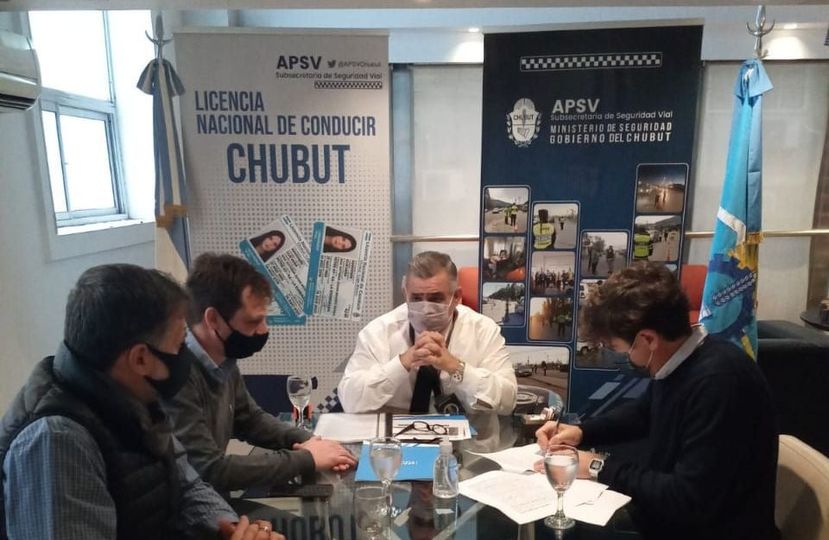 CHUBUT | Se firmó el convenio para la implementación de la licencia única de conducir para las comunas&nbsp;rurales
