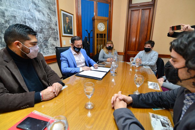 TRELEW | Se rubricó el acta acuerdo con el ISET N°&nbsp;812