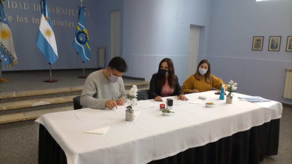 CHUBUT | Se firmó el convenio para la implementación de la Licencia Nacional de Conducir en&nbsp;Sarmiento