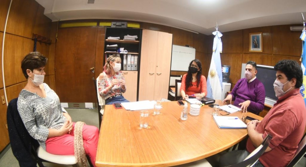 #chubut | se cordinaron las medidas para aplicar en las 230 escuelas en las que se&nbsp;votará