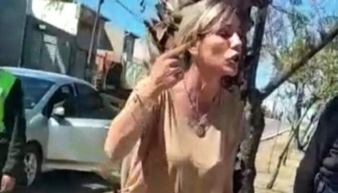 #PAÍS | INSULTOS DE FUNCIONARIA A DOCENTES EN HUELGA “si tuviera una 4×4 te paso por encima, negra de&nbsp;m…”