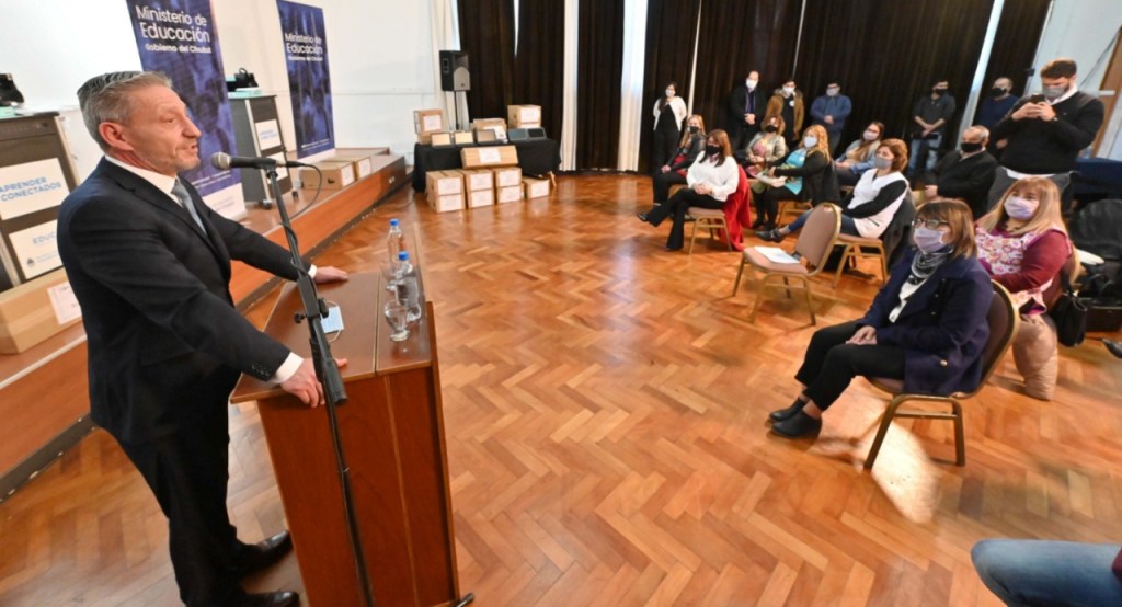 CHUBUT | Entregaron equipamiento informático a 19 escuelas del Valle y Puerto&nbsp;Madryn