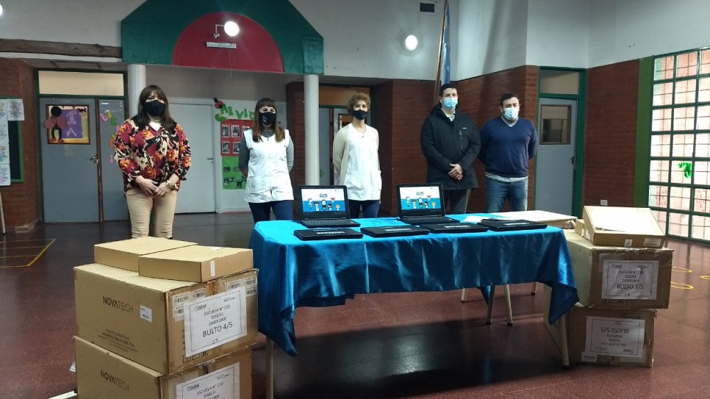 #CHUBUT | ENTREGARON COMPUTADORAS A ALUMNOS DE LA ESCUELA N° 159 DE&nbsp;ESQUEL