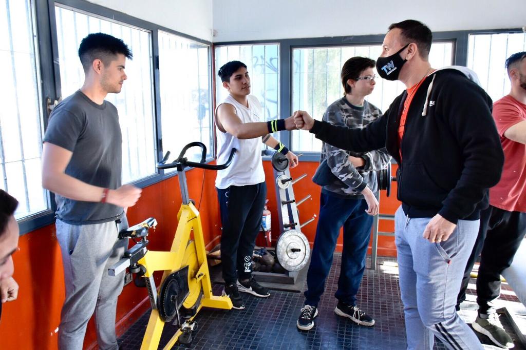 #TRELEW | CLASES DE CALISTENIA EN LA PISTA&nbsp;MUNICIPAL