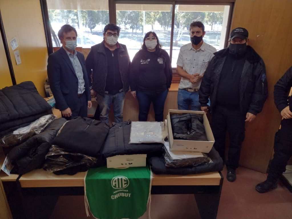 #TRELEW | EL PERSONAL DE TRANSPORTE RECIBIÓ NUEVA&nbsp;INDUMENTARIA