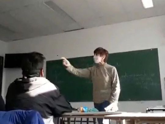 #PAÍS | POLÉMICA POR PROFESORA K, MIRÁ EL VIDEO Y SACÁ TUS&nbsp;CONCLUSIONES