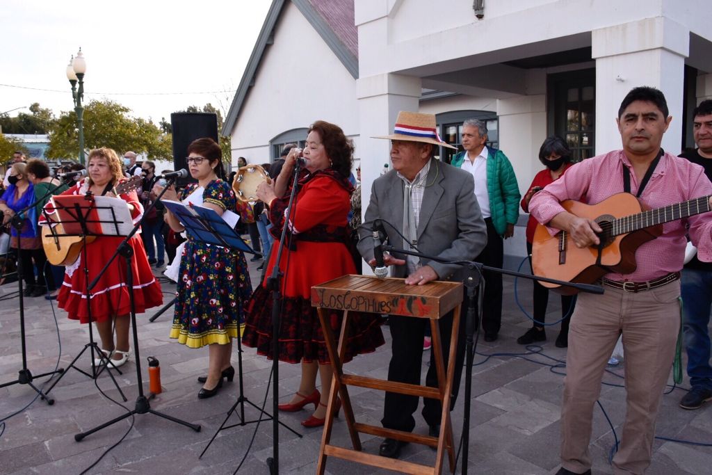 #TRELEW | CON GRAN PARTICIPACIÓN Y ALEGRÍA SE CELEBRÓ EL DÍA NACIONAL Y MUNDIAL DEL&nbsp;FOLCLORE