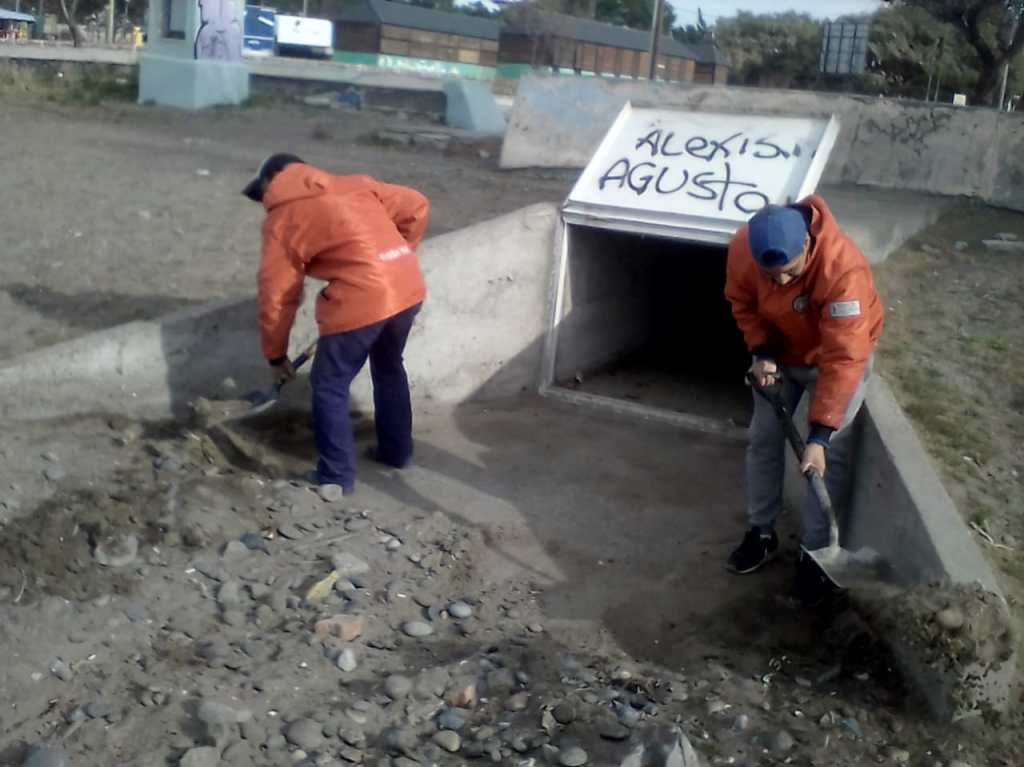 #RAWSON | LIMPIEZA DE PLUVIALES ANTE ALERTA&nbsp;METEOROLÓGICO