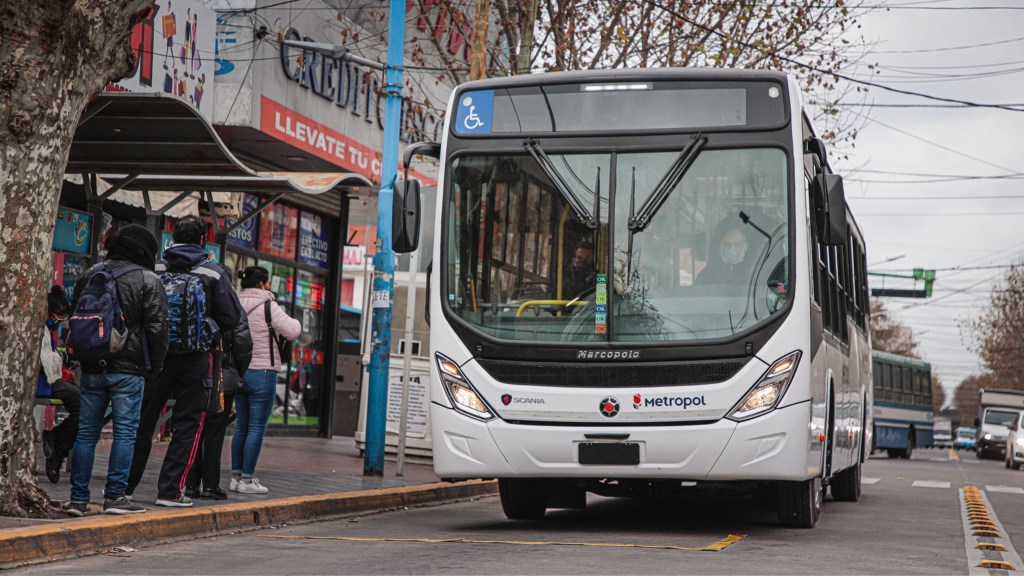 #ACCIDENTE | UN COLECTIVO CAYÓ A UN ZANJÓN Y HAY 6&nbsp;HERIDOS