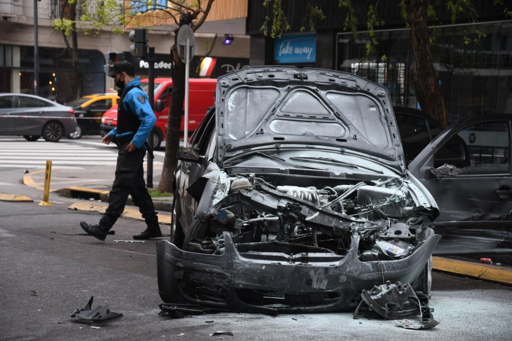 #POLICIALES | PERSECUCIÓN Y TIROTEO TERMINA CON UN IMPRESIONANTE CHOQUE Y DOS PERSONAS&nbsp;DETENIDAS