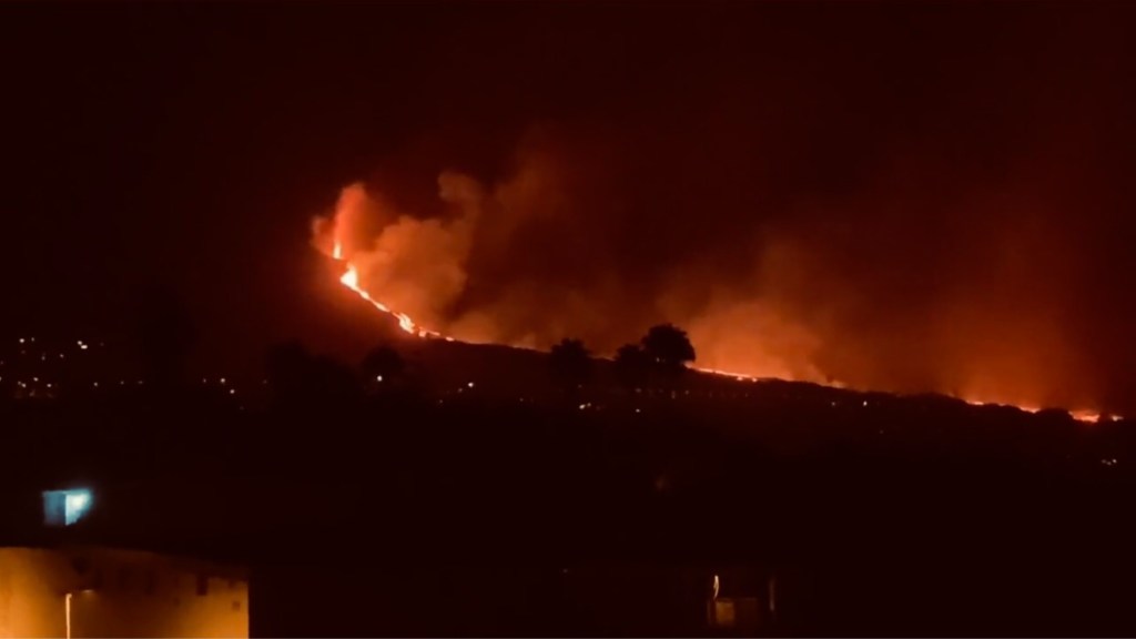 #ESPAÑA | LA LAVA DEL VOLCÁN CUMBRE VIEJA LLEGÓ AL&nbsp;MAR
