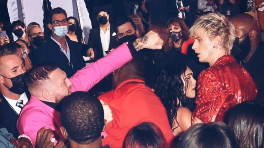 #ESPECTÁCULOS | VIDEO DE LA AGRESIÓN DE CONNOR MCGREGOR AL NOVIO DE MEGAN&nbsp;FOX