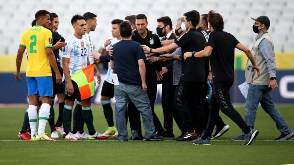 #PAPELÓN | LA CONFEDERACIÓN BRASILEÑA DE FÚTBOL CRITICÓ EL ACCIONAR DE LA AUTORIDAD SANITARIA QUE INTERRUMPIÓ EL&nbsp;PARTIDO