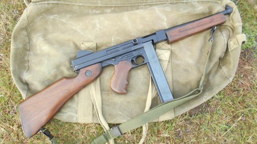 #POLICIALES | DETUVIERON A DOS DELINCUENTES QUE HABÍAN ROBADO UN CELULAR ARMADOS CON UNA&nbsp;AMETRALLADORA