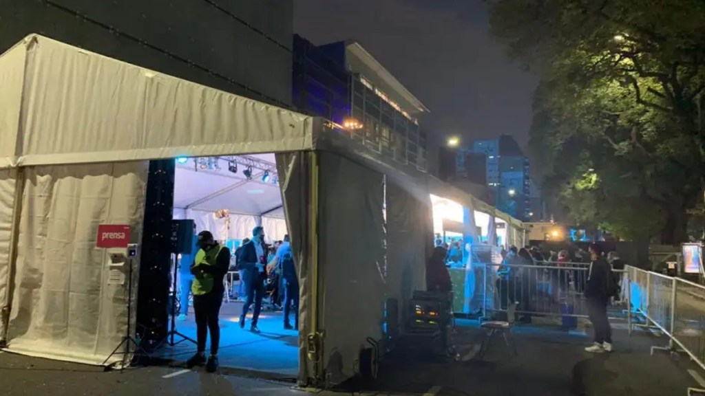 #ELECCIONES | EL FRENTE DE TODOS ESPERA CON OPTIMISMO LOS RESULTADOS EN SU BUNKER DE&nbsp;CHACARITA