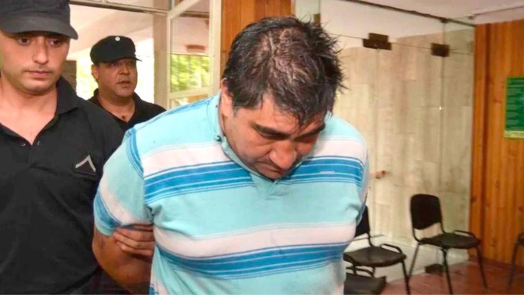 #POLICIALES | CASI UN MILLON DE PESOS, COCAÍNA Y UN ARMA ROBADA A POLICIA EN CASA DE PROXENETA&nbsp;ASESINADO