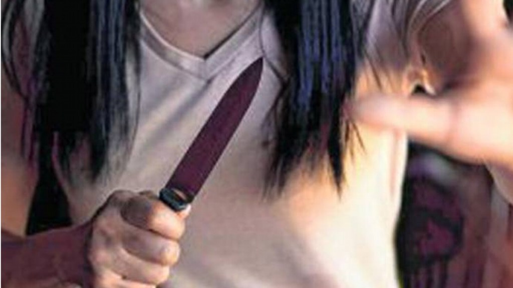 #POLICIALES | DETIENEN A MUJER ACUSADA DE ASESINAR A CUCHILLADAS A SU HIJO DE 11 AÑOS Y DE HERIR A SU HIJA DE&nbsp;6