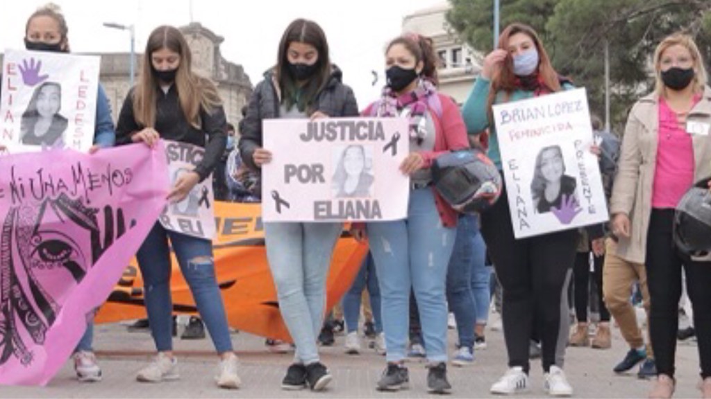 #PAÍS | RECLAMAN JUSTICIA POR EL FEMICIDIO DE UNA JÓVEN QUE FUE ASESINADA A TIROS Y PUÑALADAS POR EL NOVIO DE SU&nbsp;TÍA