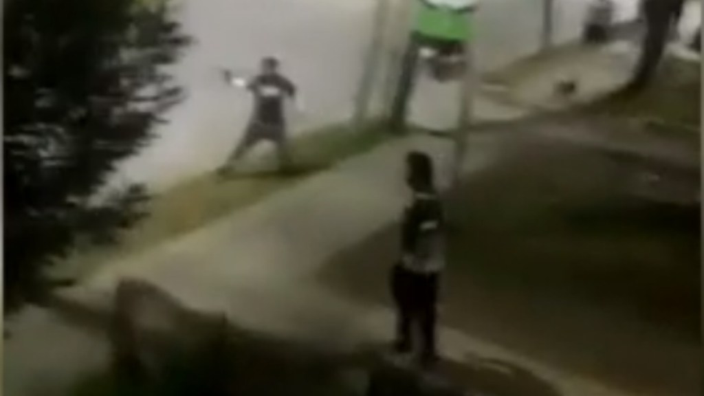 #POLICIALES | UN HERIDO DE BALA E IMPORTANTES DESTROZOS EN ENFRENTAMIENTO ENTRE BARRAS DE RACING E&nbsp;INDEPENDIENTE