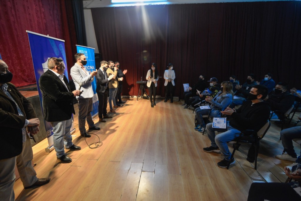 #TRABAJO | MAS DE 30 JÓVENES RECIBIERON CERTIFICADOS DE CURSO DE CONSTRUCCIÓN EN&nbsp;SECO