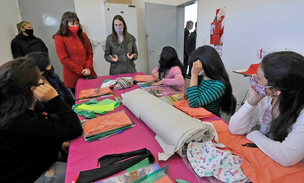 #TRELEW | CAPACITAN EN CORTE Y CONFECCIÓN A MUJERES PRIVADAS DE&nbsp;LIBERTAD