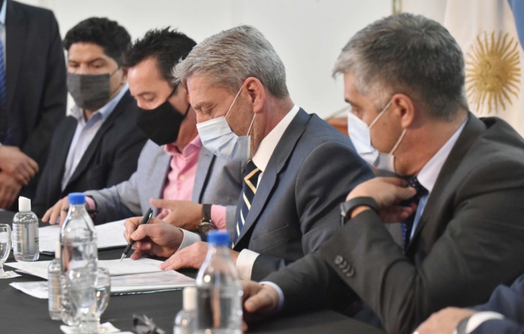 #CHUBUT | FIRMAN OBRA PARA AMPLIACIÓN DE RED DE GAS EN&nbsp;CORCOVADO