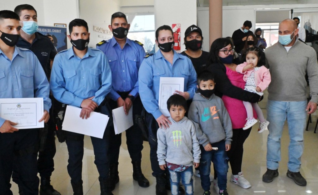 #CHUBUT | RECONOCIMIENTO A POLICÍAS QUE SALVARON LA VIDA DE UNA&nbsp;BEBE