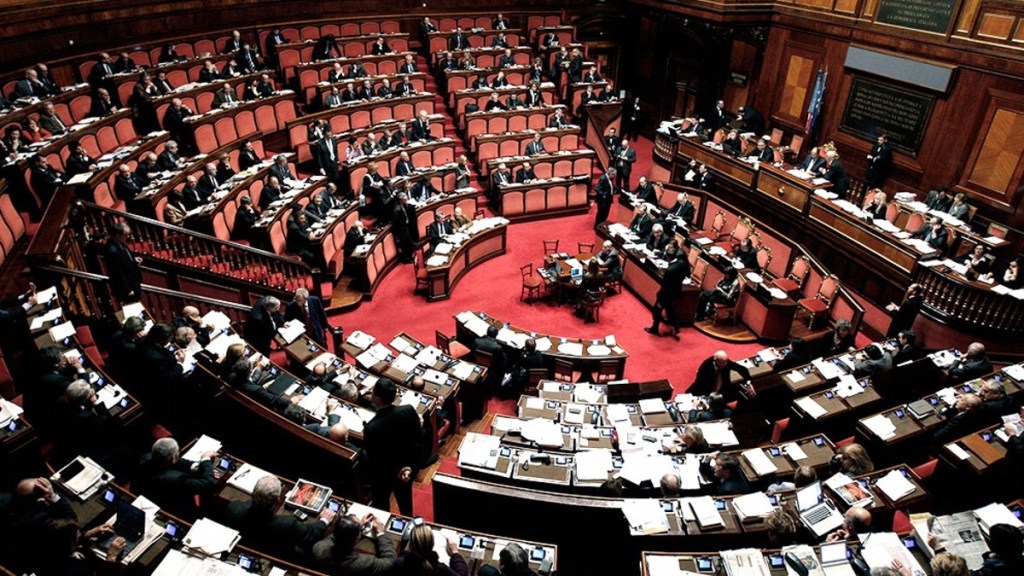 #ITALIA | EL «PASE VERDE» OBLIGATORIO PARA LEGISLADORES GENERA CONTROVERSIA EN EL PARLAMENTO&nbsp;ITALIANO