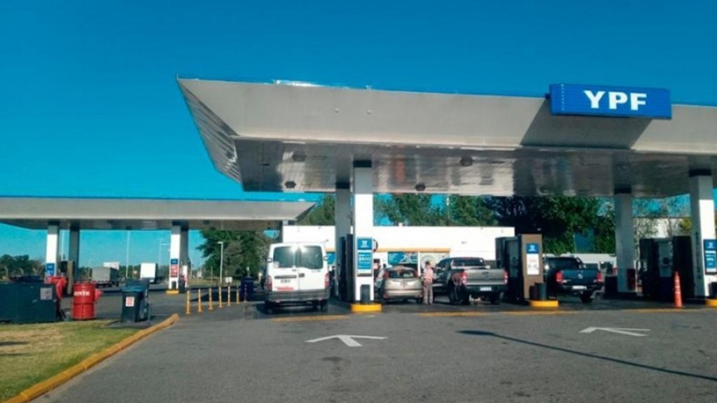 #POLICIALES | ROBARON UNA ESTACIÓN DE SERVICIO Y PROTAGONIZARON CINEMATOGRÁFICO TIROTEO Y ESCAPE EN CONTRAMANO POR UNA&nbsp;AUTOPISTA