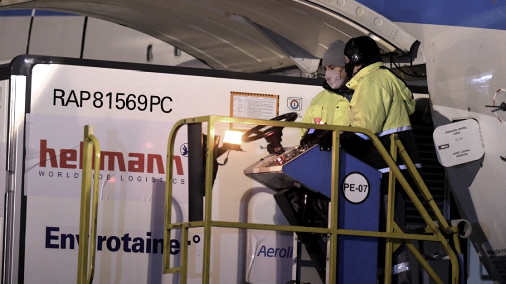 #PAÍS | LLEGARON UN MILLÓN Y MEDIO DE DOSIS DE SINOPHARM Y SE ESPERA OTRO EMBARQUE PARA ESTA&nbsp;NOCHE