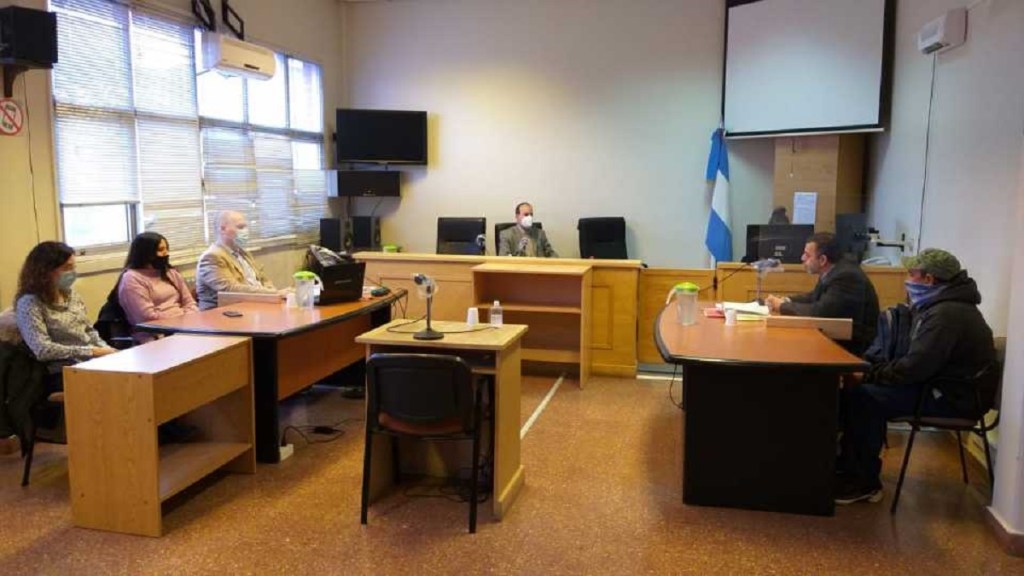 #violencia |  LA GOLPEÓ Y AMENAZÓ DE MUERTE CON UN CUCHILO, PERO QUEDÓ LIBRE EN UN JUICIO&nbsp;ABREVIADO