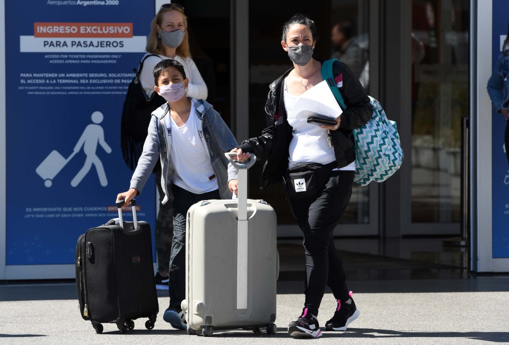 #PAÍS | DE PEDRO: «EL 1° DE NOVIEMBRE VAMOS A ELIMINAR LOS CUPOS PARA INGRESAR A&nbsp;PAÍS»