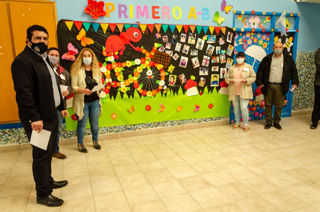#CAPITAL | ALUMNOS DECORARON SU ESCUELA PARA LA&nbsp;PRIMAVERA