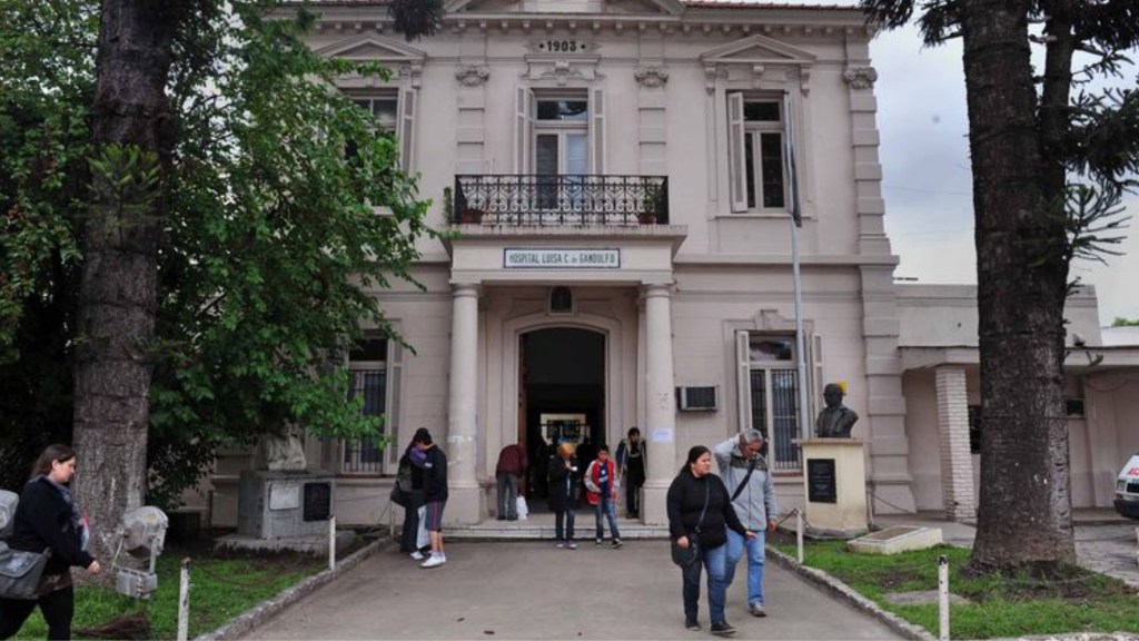 #POLICIALES | MATAN DE UNA PUÑALADA EN EL PECHO A UN BRASILEÑO Y BUSCAN A SU&nbsp;PAREJA