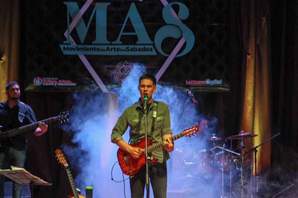 #RAWSON | SERGIO LLANCAMÁN BRILLÓ EN EL ESCENARIO DEL CENTRO&nbsp;CULTURAL