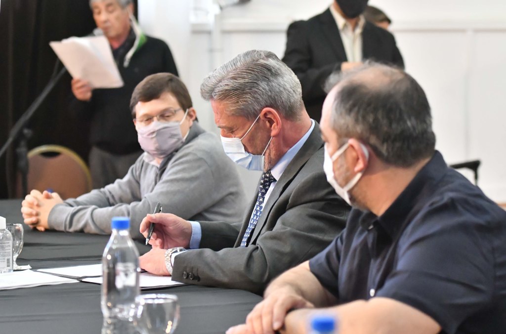 #CHUBUT | SE RUBRICÓ CONVENIO PARA LA REALIZACIÓN DE UN SISTEMA DE ALERTA TEMPRANA DE INCENDIOS DE PASTIZALES&nbsp;NATURALES