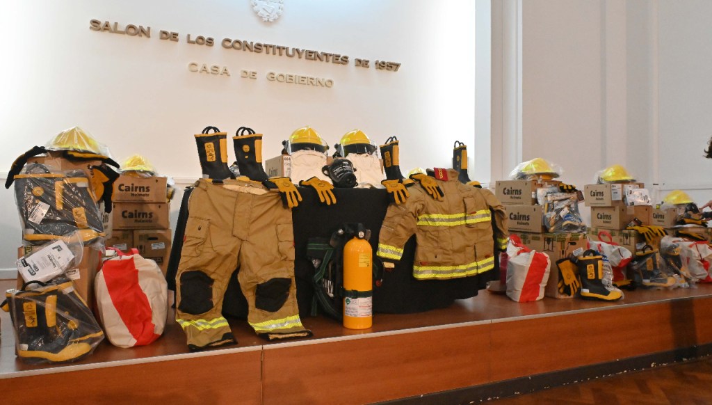 #CHUBUT | ENTREGAN EQUIPAMIENTO A BOMBEROS&nbsp;VOLUNTARIOS