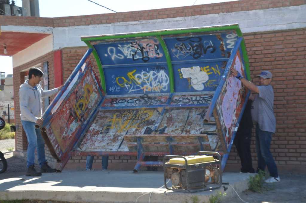 #TRELEW | RETIRARON GARITA DE COLECTIVOS EN DESUSO QUE GENERABA&nbsp;INSEGURIDAD