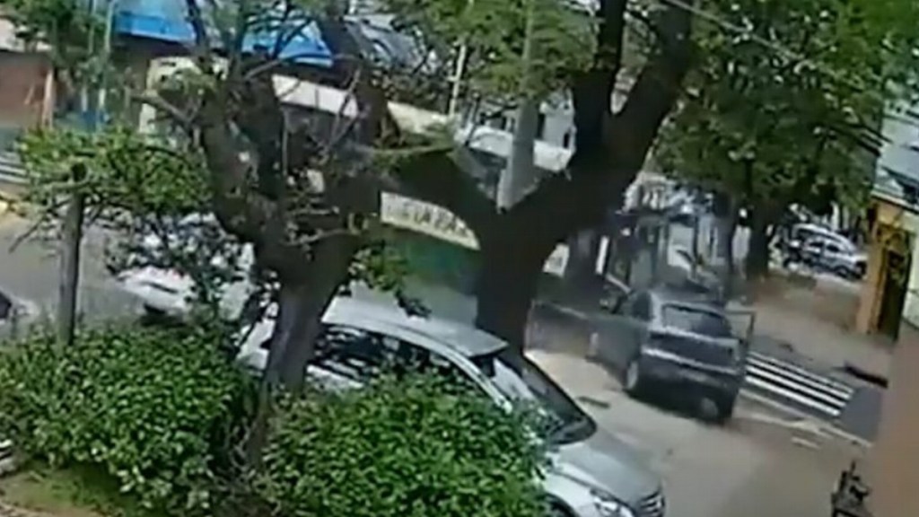 #POLICIALES | COLECTIVERO BORRACHO CHOCÓ UN AUTOMOVIL Y MATÓ A HOMBRE DE 70&nbsp;AÑOS