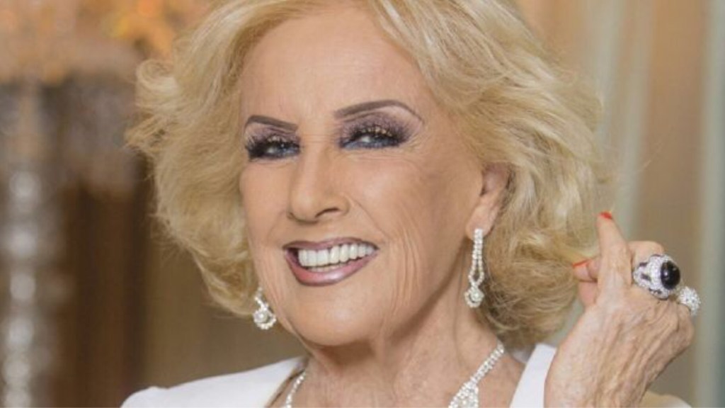#PAÍS | MIRTHA LEGRAND SIGUE EVOLUCIONANDO FAVORABLEMENTE PERO SEGUIRÁ&nbsp;INTERNADA