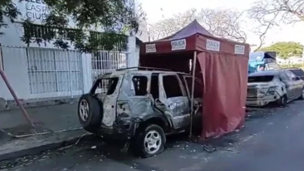 #HORROR | ENCUENTRAN UN HOMBRE CALCINADO EN UNA CAMIONETA Y CREEN QUE ESTABA EBRIO CUANDO SE PRENDIÓ&nbsp;FUEGO