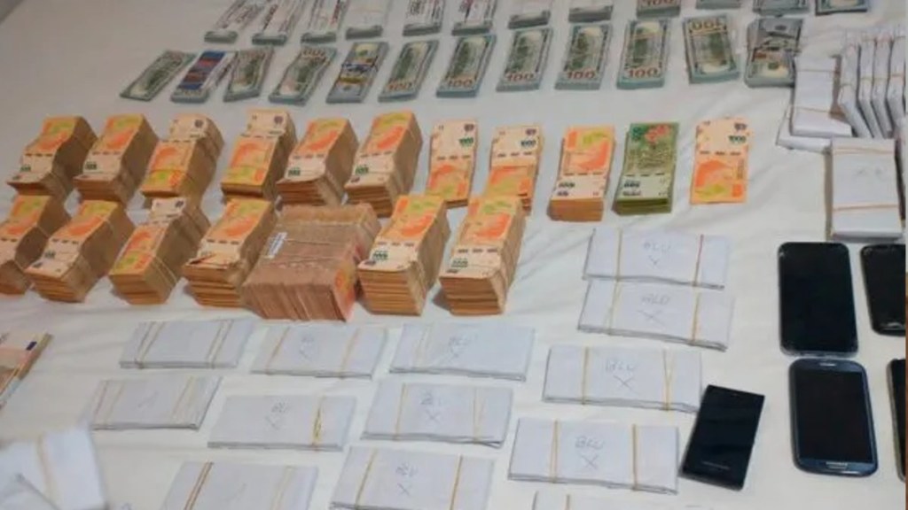 #SALTA | SECUESTRAN $200 MILLONES, AUTOS IMPORTADOS Y ARMAS A INTENDENTE ACUSADO DE QUEDARSE CON LA RECAUDACIÓN DEL&nbsp;MUNICIPIO